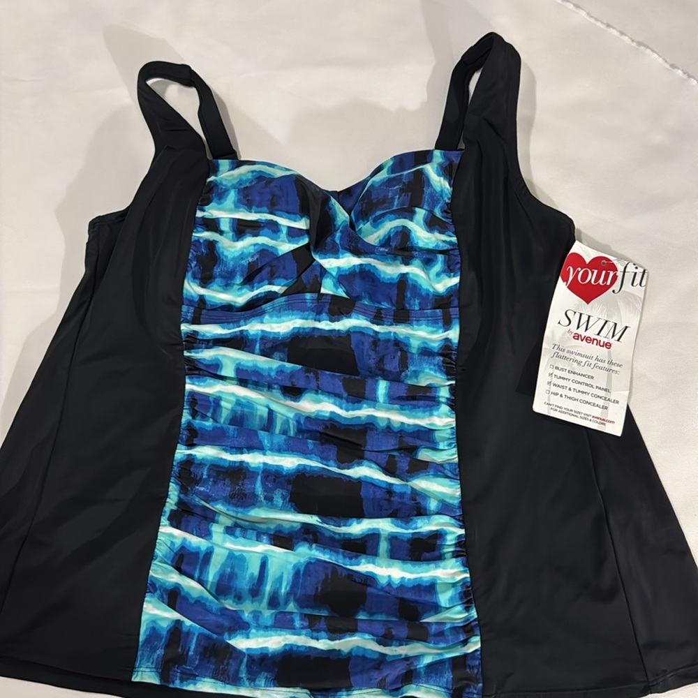 NWT  Avenue Blue and Black Tankini swim Top. Size 18W